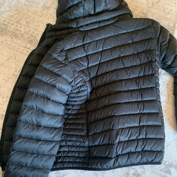 Roots Black Ski & Snow packable down Jacket - Picture 9 of 9